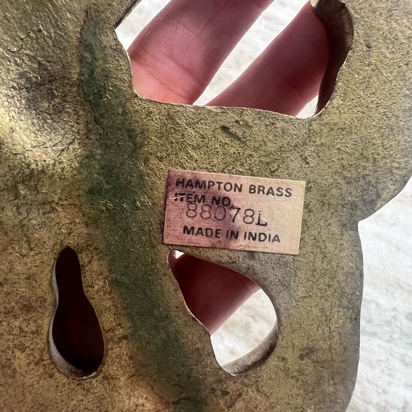 Large Brass Bow Wall Swag - Picture 3 of 3